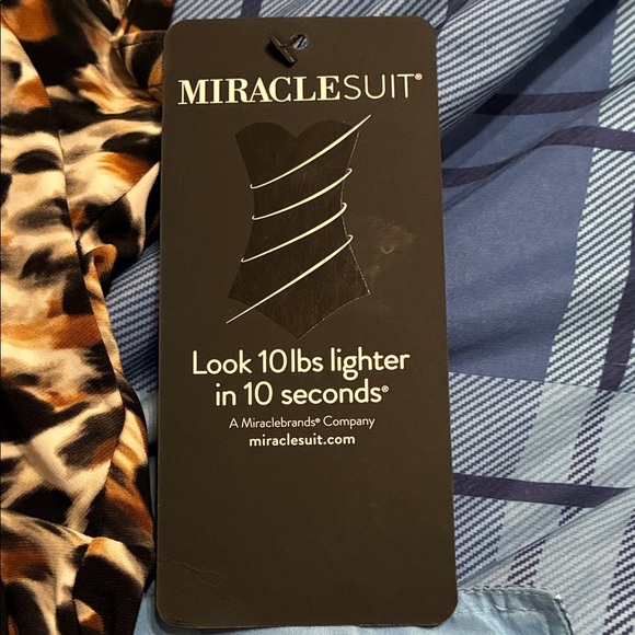 NWT Miraclesuit Twisted Sisters Adora Tummy Control underwire Swim dress size 8 - Picture 8 of 10